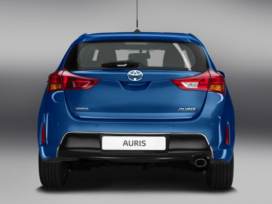  Toyota Auris 2012 года  (фото 3 из 17)
